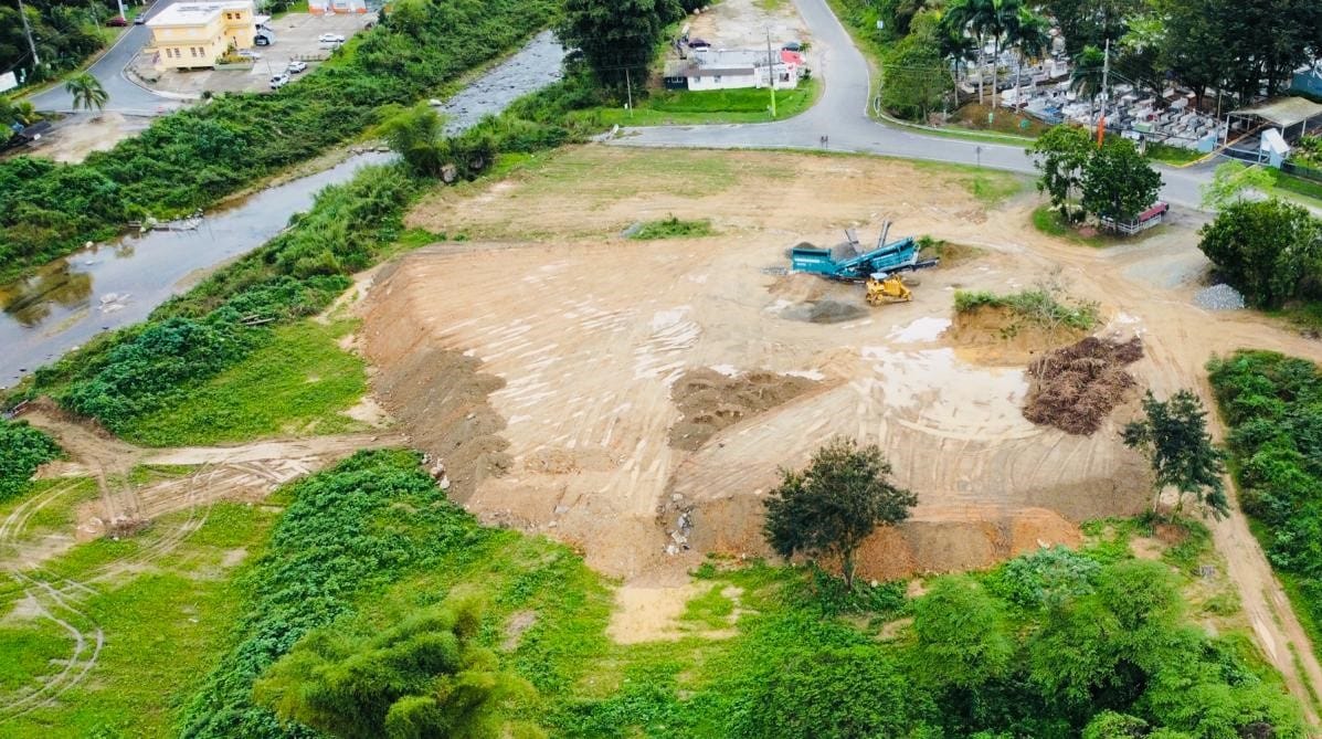 PIP de Utuado denuncia depósito de relleno en terrenos al lado de un río